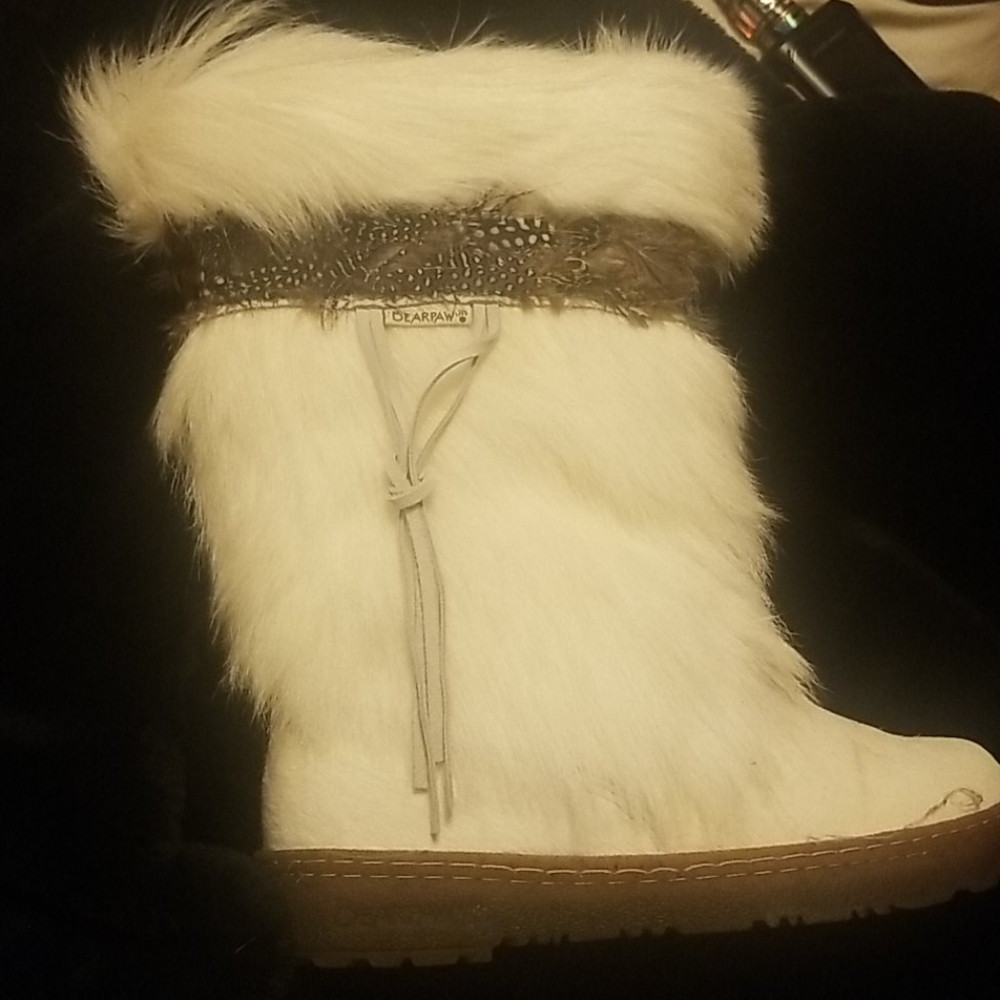Bearpaw white fur boots size 9